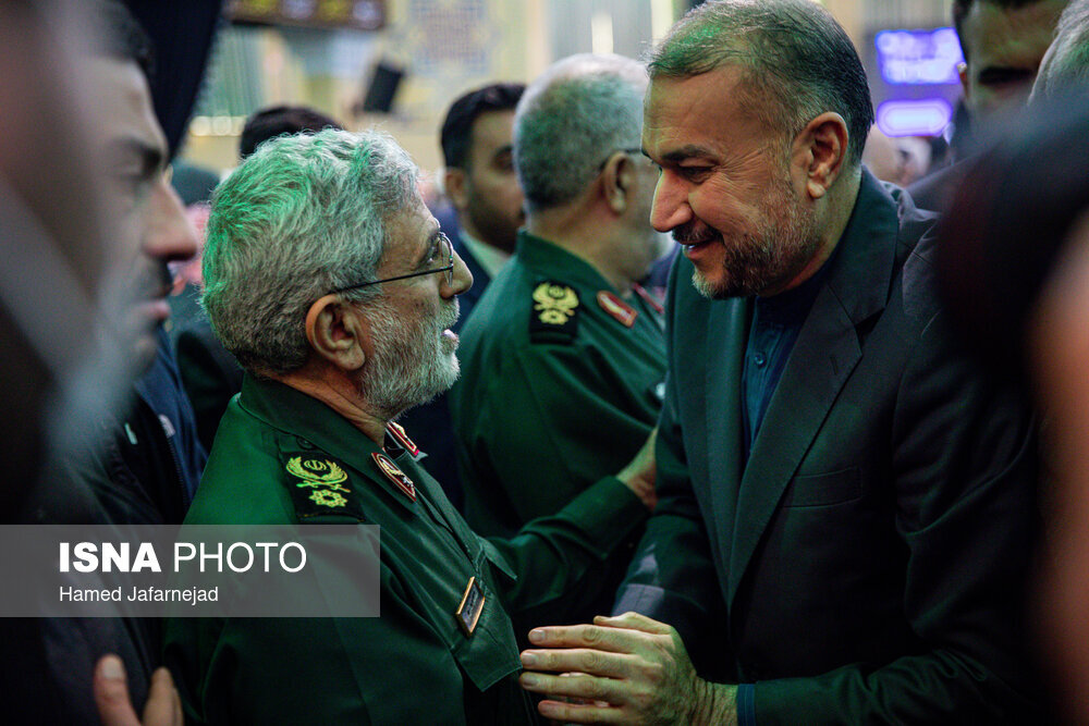 چه کسانی به مراسم ختم سردار سیدرضی آمدند؟/ از میزبانی سردار قاآنی تا بوسه خاص بر پیشانی سرلشکر سلامی + عکس 8