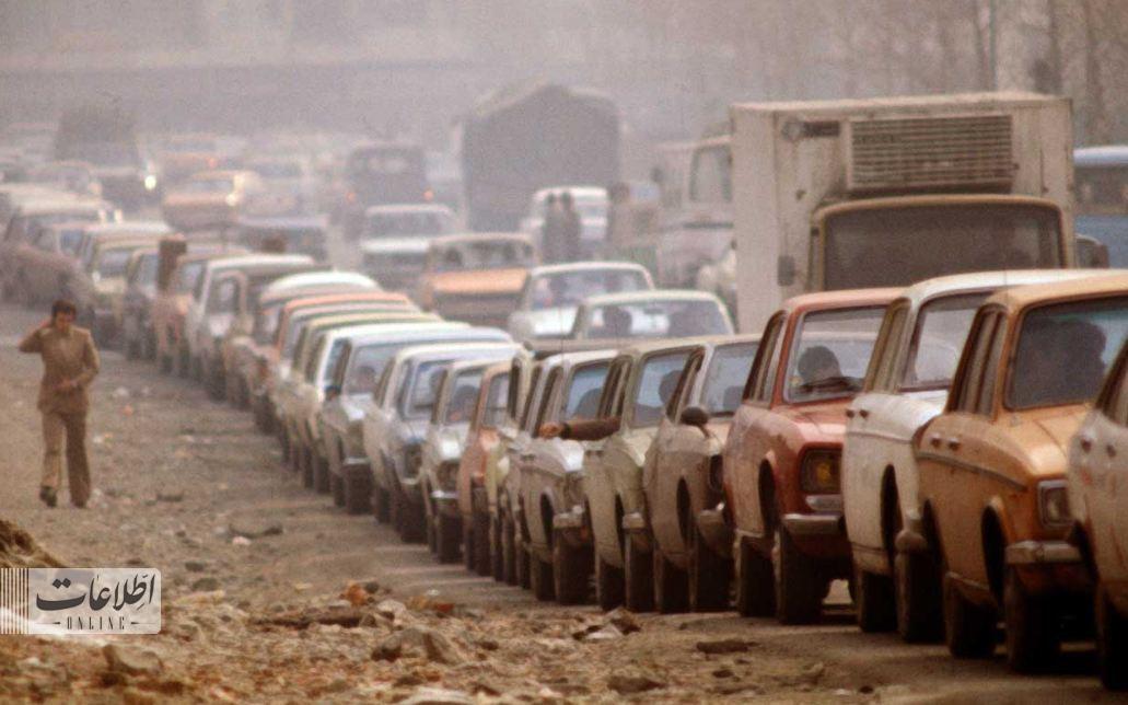 عکس باورنکردنی از صف بنزین در سال ۱۳۵۷