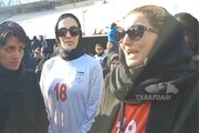 ببینید | صحبت‌های مادر و پدر ملیکا محمدی با مهدی تاج و ممبینی