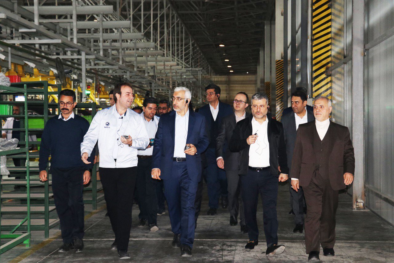 - بازدید رئیس سازمان بورس از کارخانه و مجموعه های قطعه سازی شرکت کرمان موتور