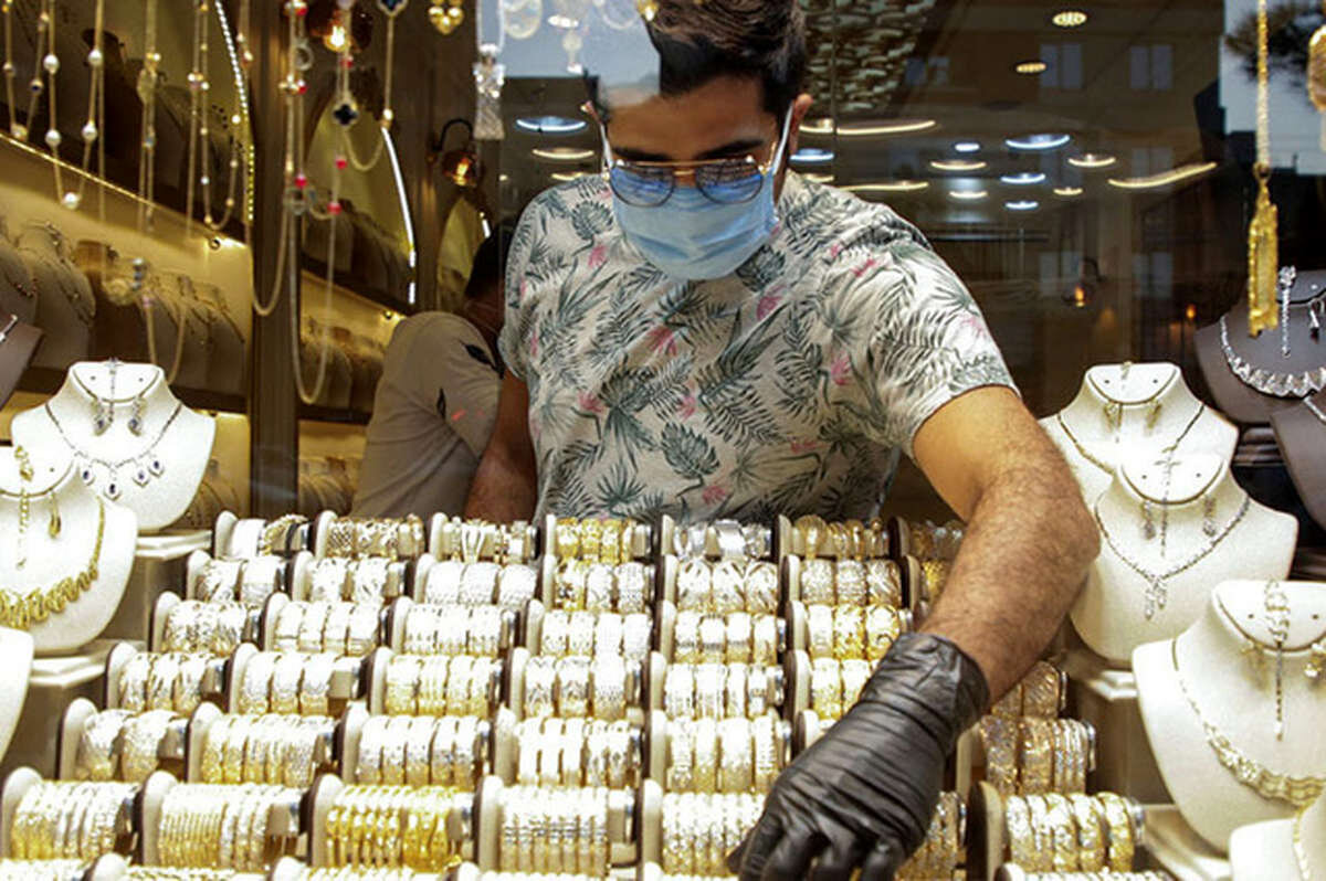 - به دنبال اعتراض طلافروشان؛ ثبت معاملات طلا در سامانه جامع تجارت به تعویق افتاد