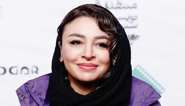 عکس | پوشش مردانه همسر جواد عزتی با لنز و موهای قرمز