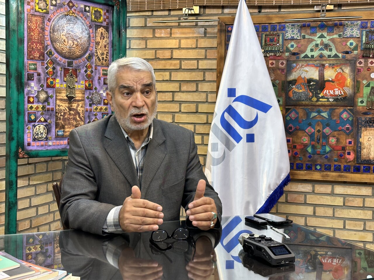 برخورد متناقض شورای نگهبان در بررسی صلاحیت لاریجانی و قالیباف به روایت کوهکن /اگر اقلیت قوی پای کار نباشد، اکثریت به خواب خواهد رفت