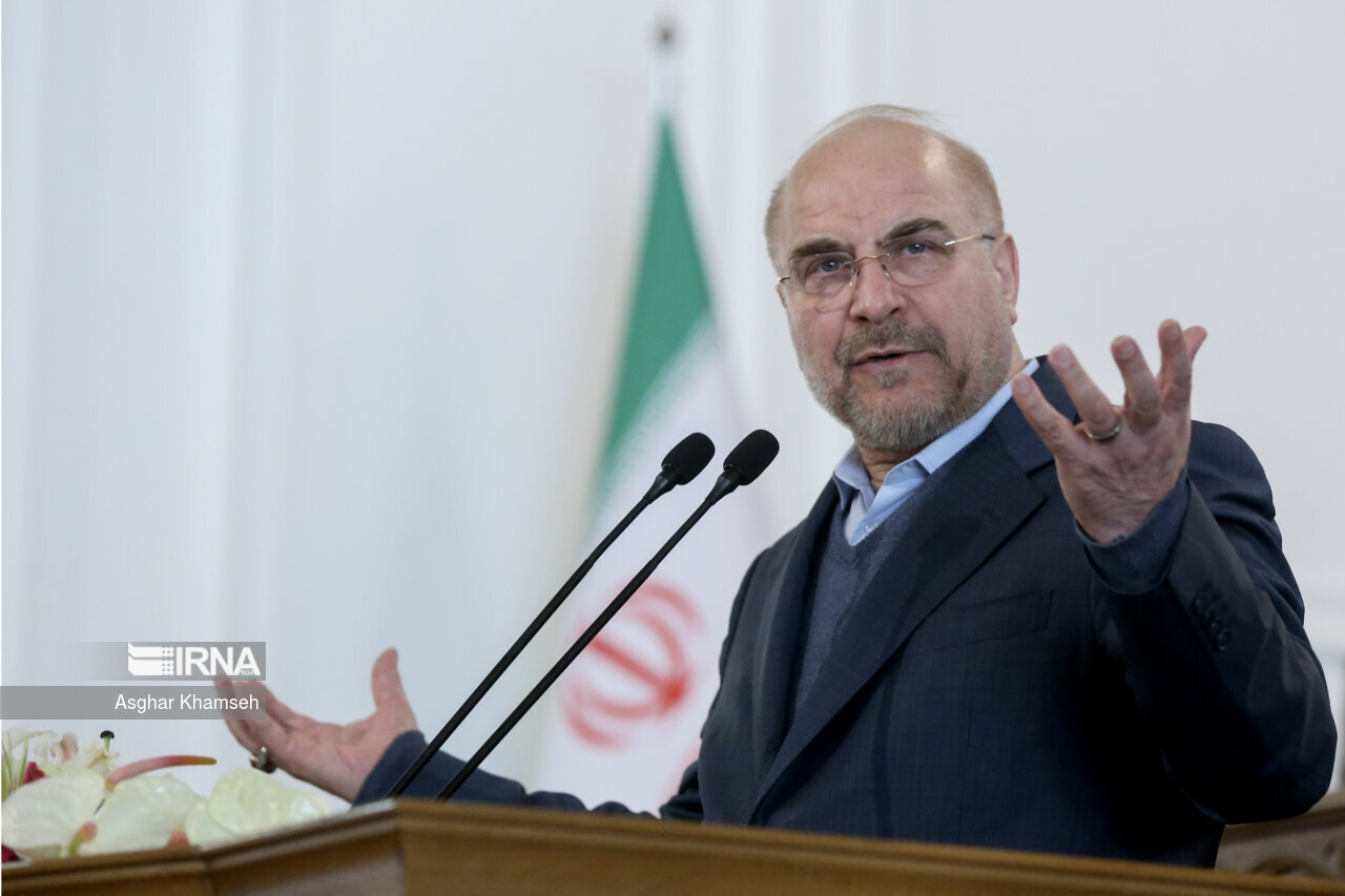 خط و نشان قالیباف برای اسرائیل و آمریکا: دست از پا خطا کنید، با موشک قدرتنمایی می کنیم /کافی است کمی جهت زاویه موشک‌ ها را تغییر دهیم