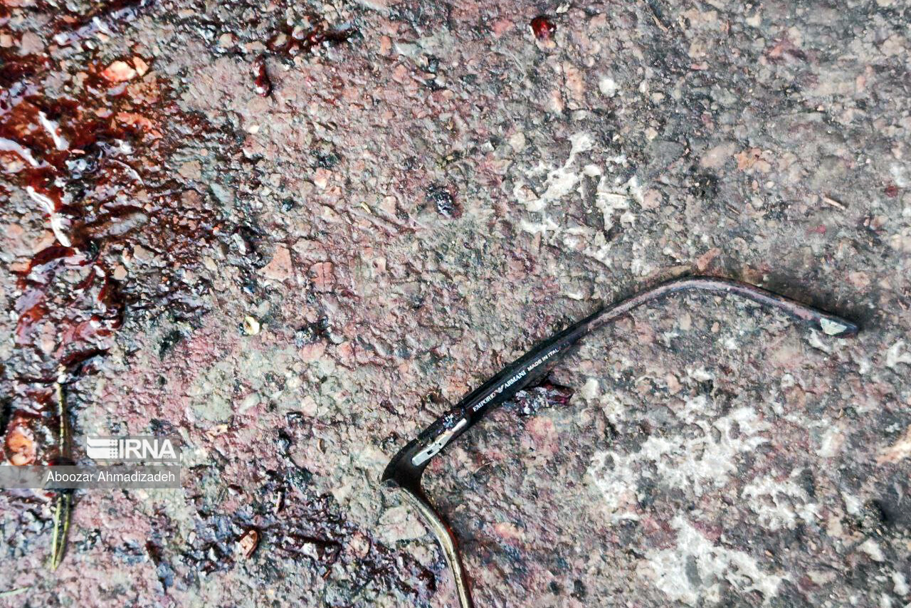 تصاویر دلخراش از حمله تروریستی کرمان /از زنانی که زمینگیر شدند تا هندزفری خونآلود