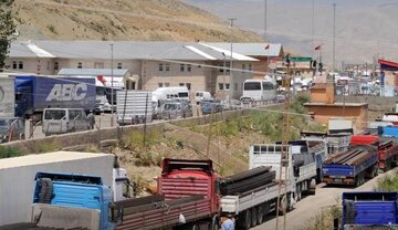 صف کیلومتری کامیون‌ها در خاک ترکیه/ چه خبر شده؟