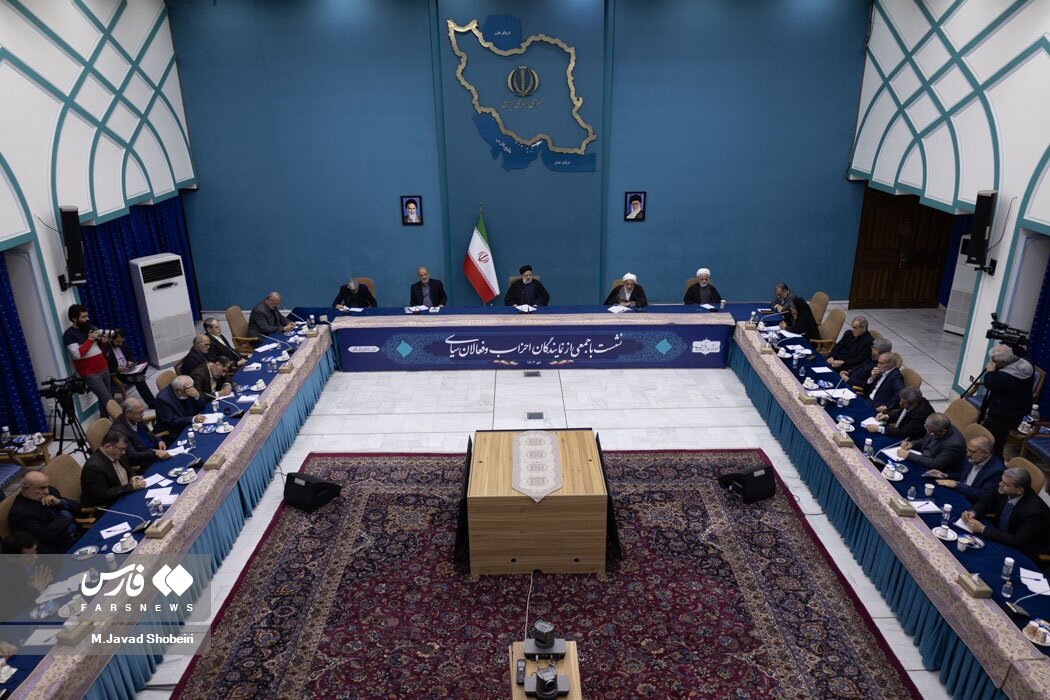 به نام اصلاحطلبان؛ به کام ابراهیم رئیسی /«سودِ حضور» چهره های اصلاح طلب در جلسه با رئیس دولت، به حساب کدام طرف واریز میشود؟ 2