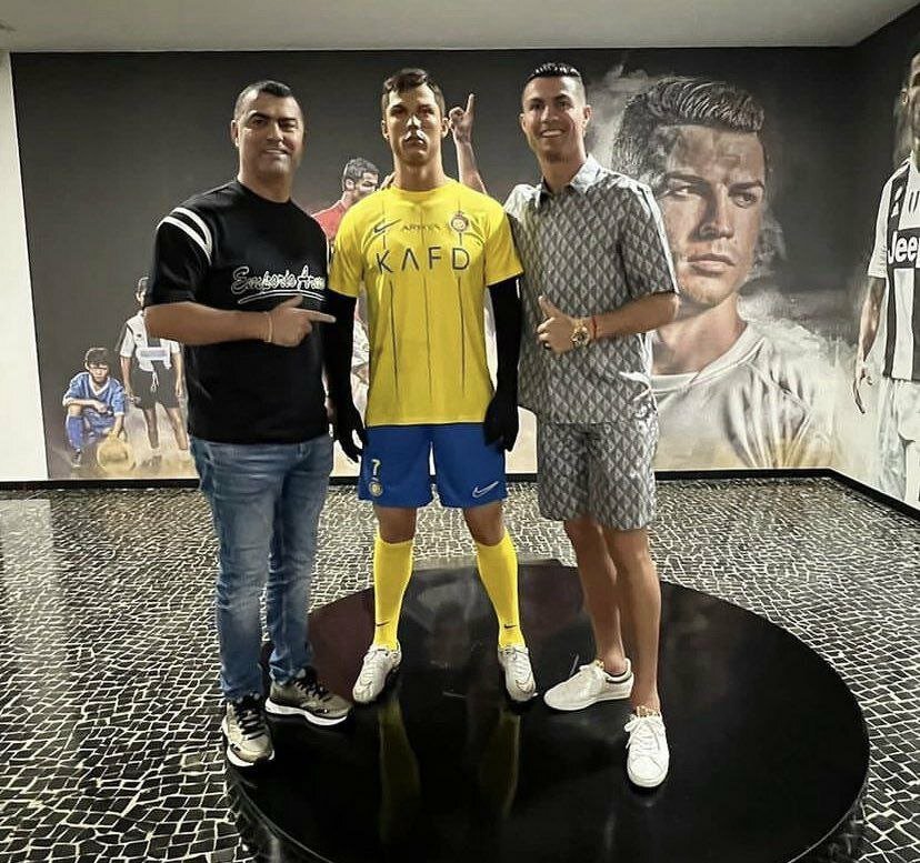 عکس| بازدید رونالدو از موزه شخصی؛ عکس یادگاری Cr7 با مجسمهاش در مادیرا 2