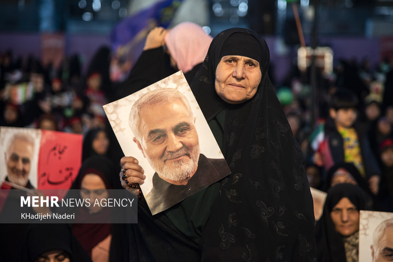 اجتماع بزرگ «دختران حاج قاسم» در اصفهان به روایت «تصویر»
