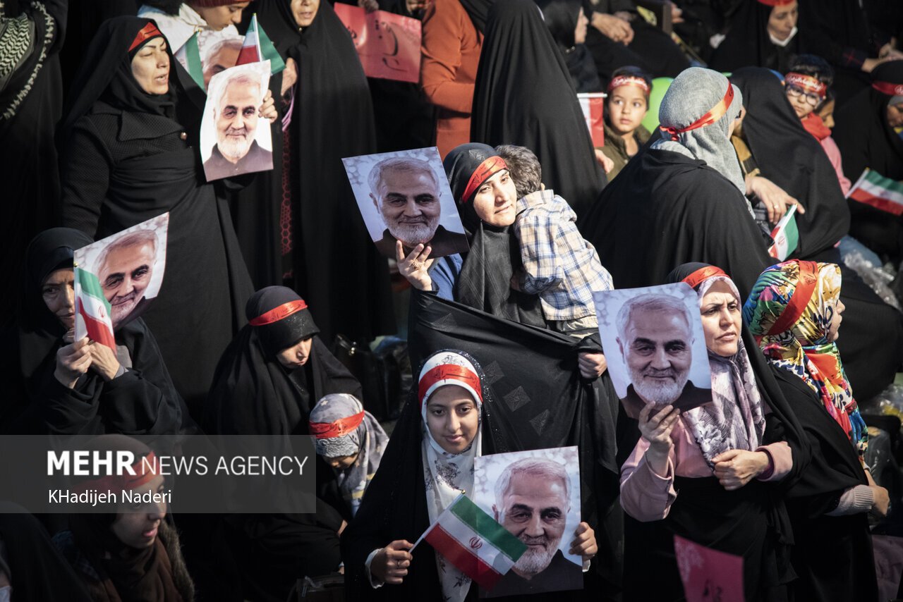 اجتماع بزرگ «دختران حاج قاسم» در اصفهان به روایت «تصویر»