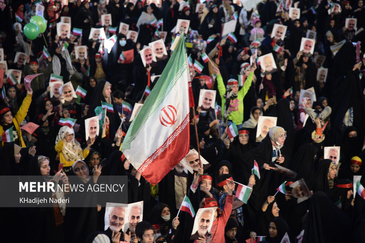 اجتماع بزرگ «دختران حاج قاسم» در اصفهان به روایت «تصویر»