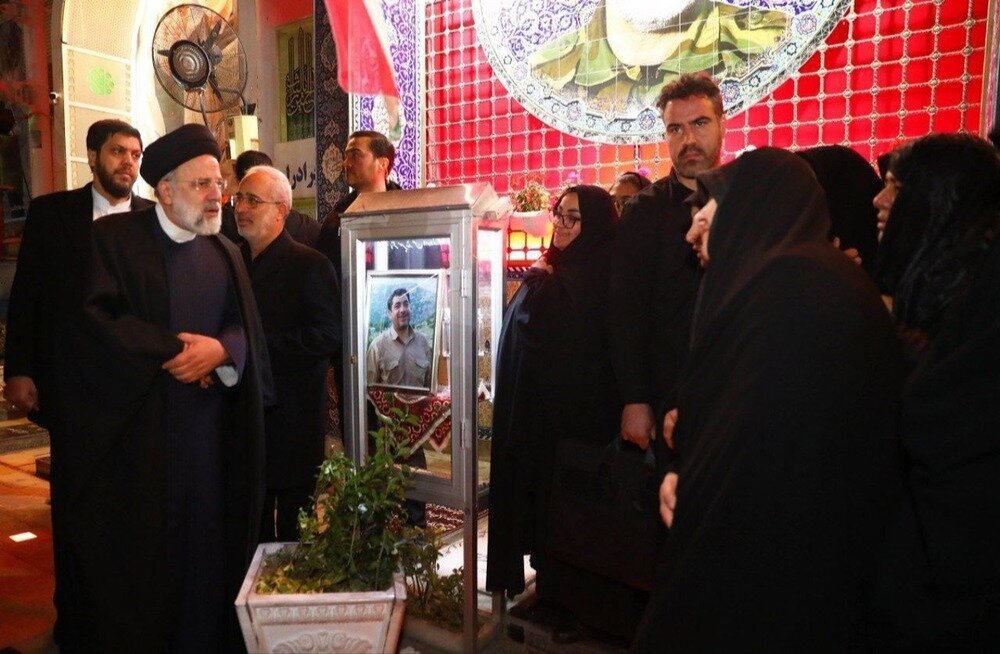 رئیسی به کرمان رفت/ حضور بامدادی سر مزار سردار سلیمانی +عکس