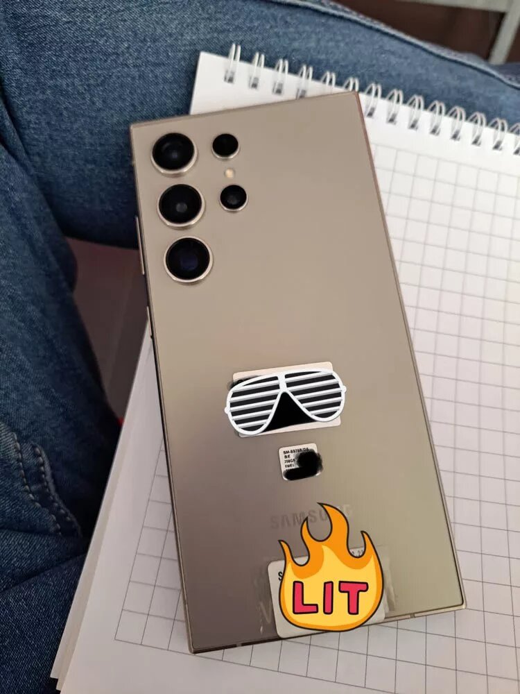 گوشی پرچمدار جدید سامسونگ در دنیای واقعی/ عکس