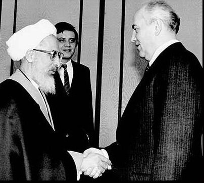 دیدار مهم و تاریخی آیتالله جوادی آملی با گورباچف +عکس