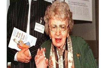 عکس | تصویر سنگ مزار دانشمند بزرگ آلمانی با جمله‌ای از حضرت علی (ع)