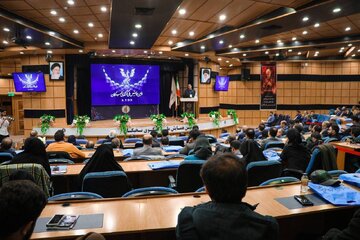 نخستین همایش ملی گفتوگوی نخبگان برگزار شد/ تقدیر از پنج استاندار و ۲۳ هیئت اندیشهورز نخبگانی