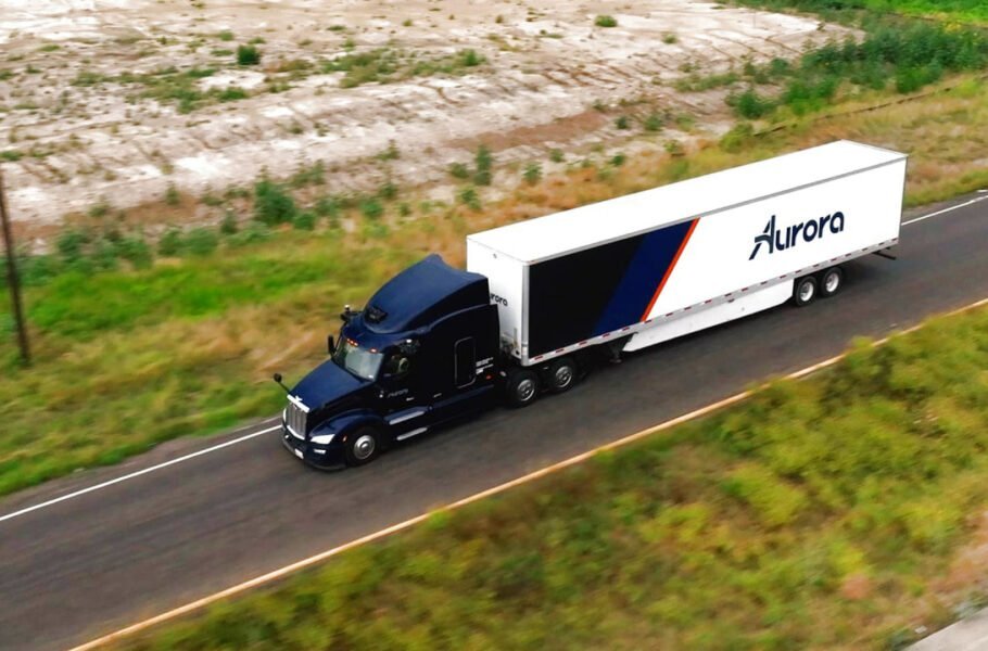 کامیونهای بدون راننده به جاده میآیند