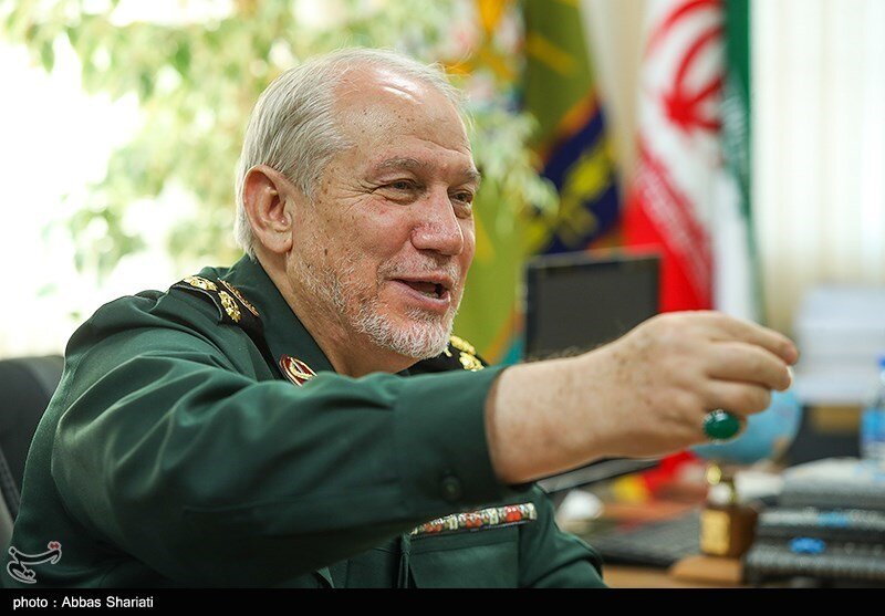 ماجرای حضور سردار سلیمانی میان آمریکاییها با لباس مبدل/ بعد از یک ماه از حضورش مطلع شدند و با تانک به محل اقامتش حمله کردند