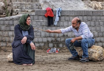 وقتی خنده سزارین میشود / نقشهای رضا عطاران و پژمان جمشیدی در «ویلای ساحلی» کلیشهای است یا نه؟
