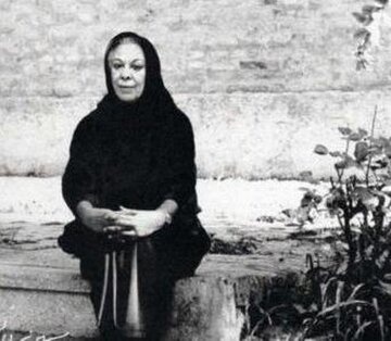 نظر سیمین دانشور دربارهی دولت بختیار: حضرت خمینی تاییدش نکرده است
