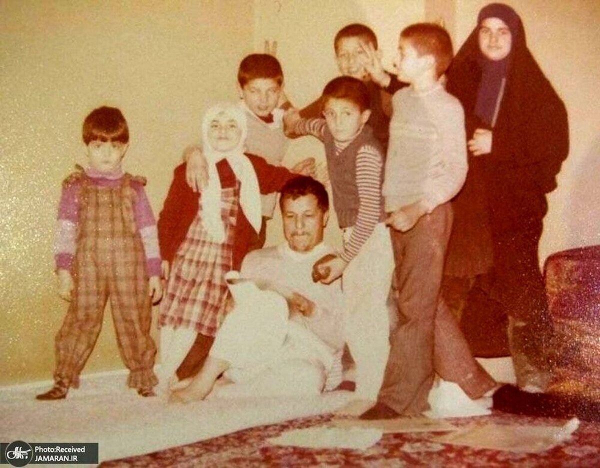 عکس کمیاب از هاشمی و فرزندانش در جوانی