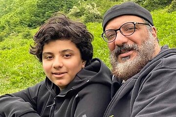 عکس | آیین آبروی پدرش را برد؛ امیر جعفری در کنار امیر آقایی با لباس‌های پسرش!