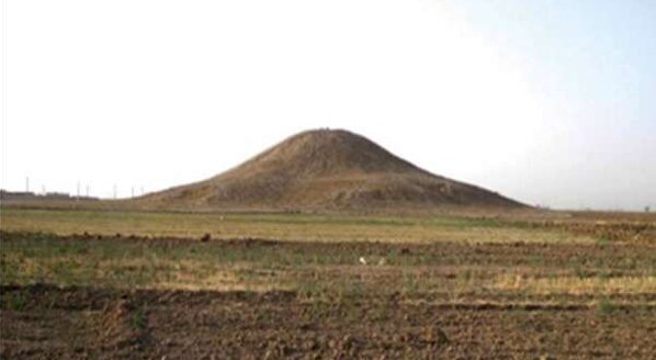 تپه ۷ هزار ساله در شهرری غیب شد؛ لودرها زمین را صاف کردند/ عکس