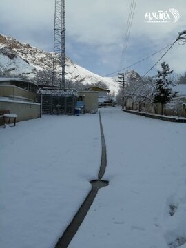 بارش برف در روستاهای اطراف شهرستان فیروزکوه