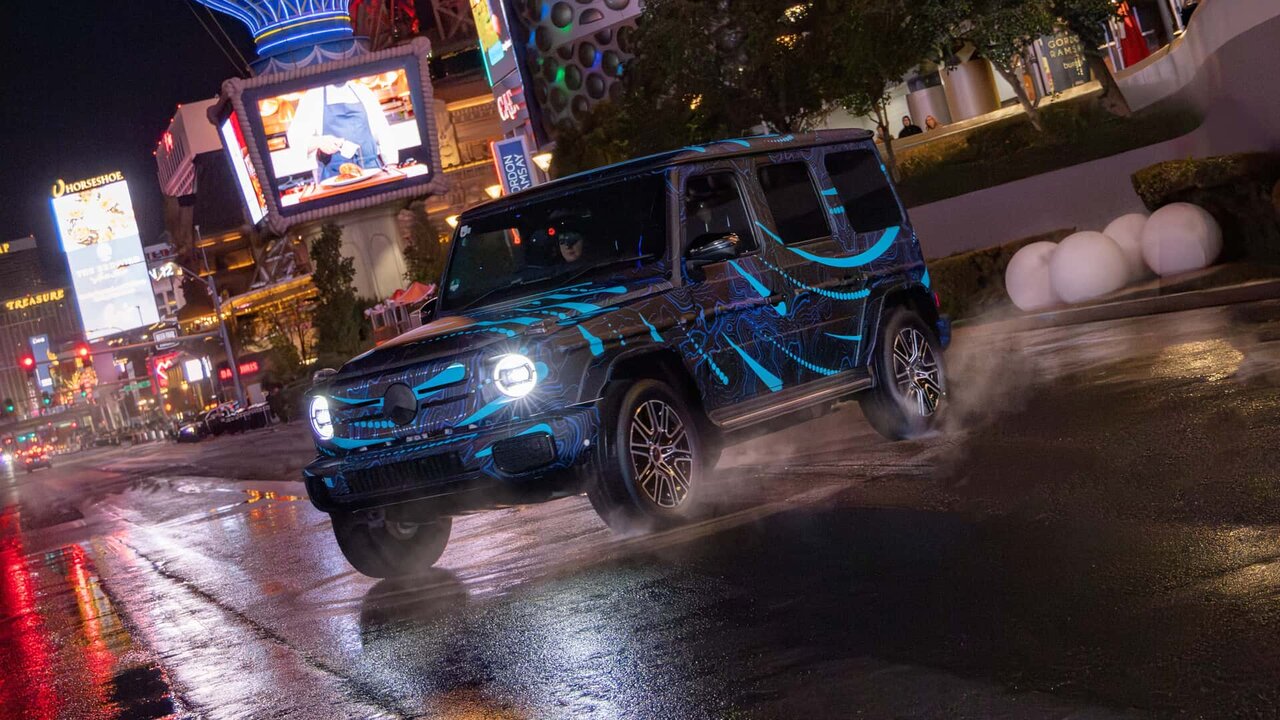 شیرینکاری تبلیغاتی مرسدس بنز با شاسی بلند لوکس