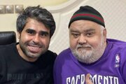 عکس | تیشرت عجیب امیر نوری با تصویر ویدیوی معروف ایرج ملکی در دیدار با اکبر عبدی!