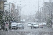 ببینید | ترافیک شدید خیابان‌های تبریز به دلیل بارش شدید برف
