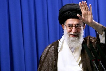 عکسی از جوانی رهبر انقلاب در راهپیمایی 22 بهمن