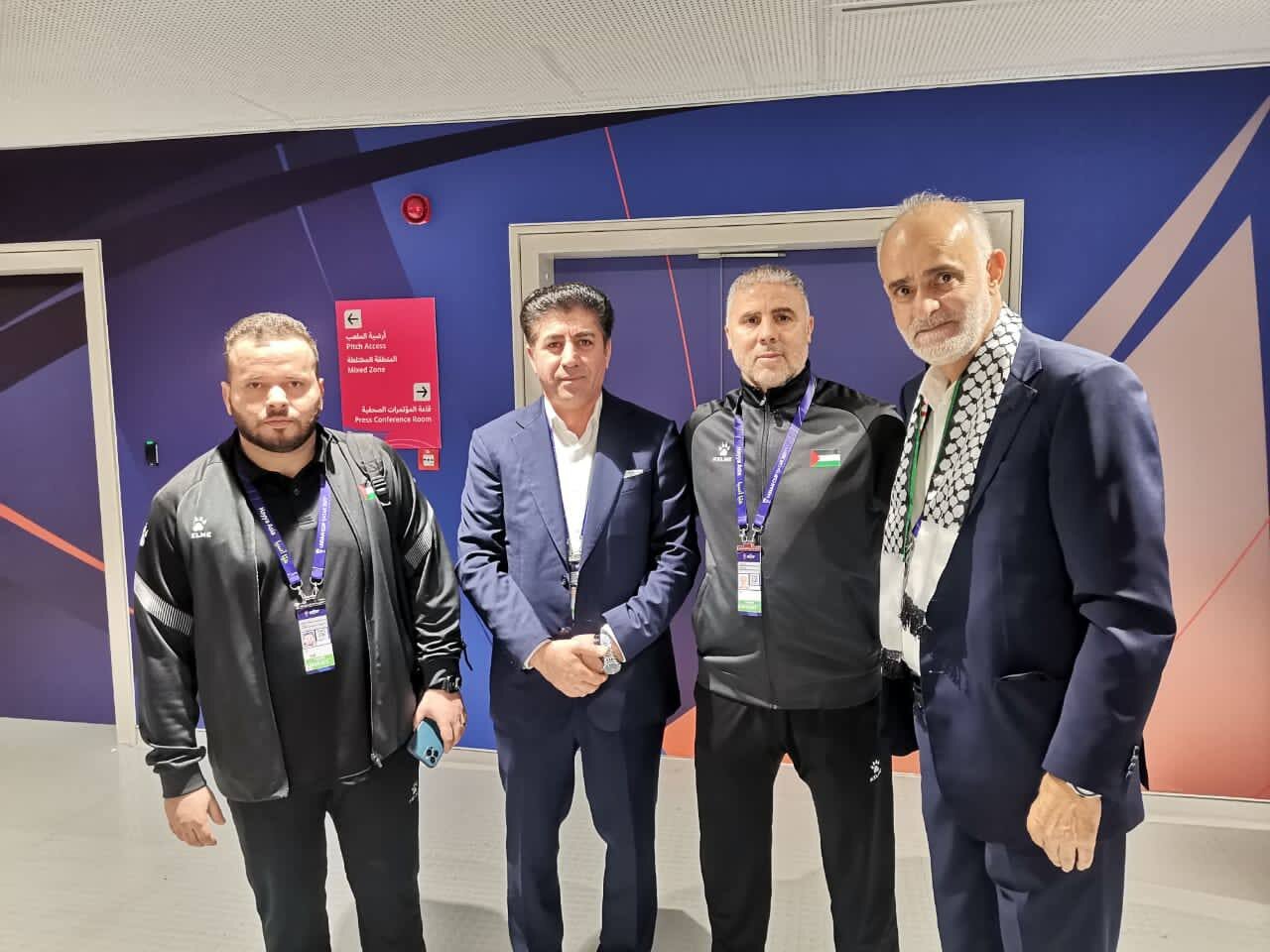 عکس| هدیه فلسطینیها به تیم ملی پس از باخت