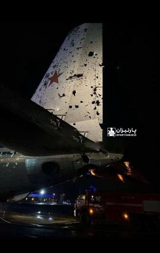 عکس | وضعیت ترسناک هواپیمای صدمه‌دیده که مجبور به فرود اضطراری شد