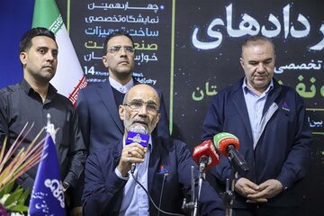 خود را مکلف به ارتقا سطح دانشگاه ها و مراکز علمی کشور می‌دانیم