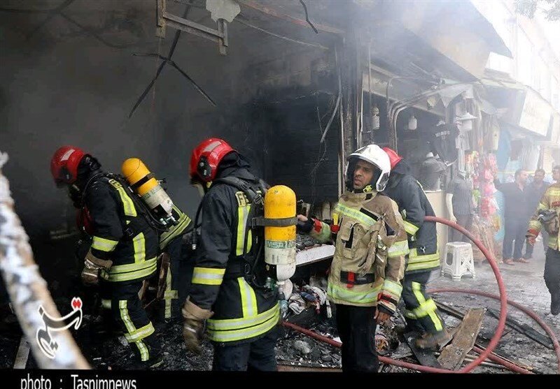 - آتش‌سوزی ساختمان اداری در تهران