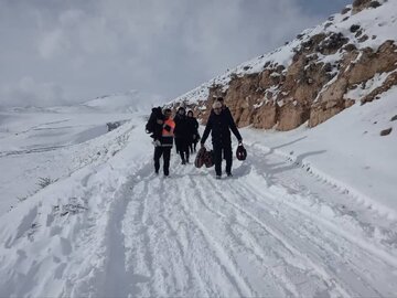 نجات جان دو مادر باردار از روستاهای زیر برف چالدران
