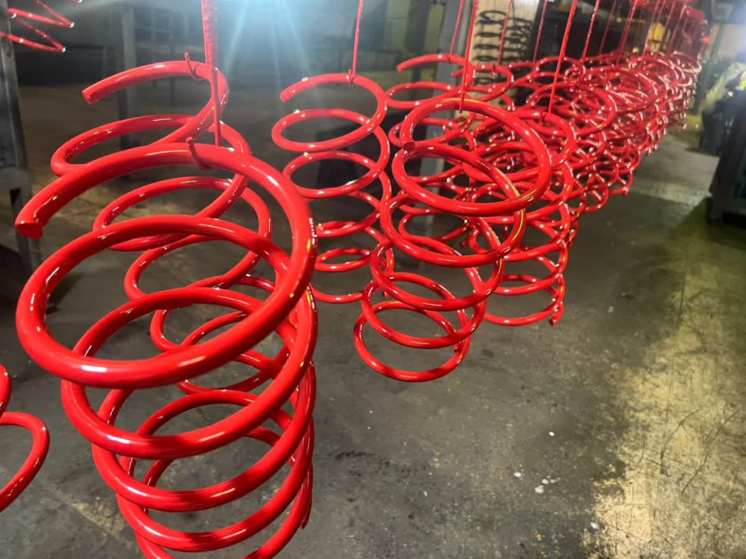 گامهای استوار با دستانی توانا برای درخشانتر شدن چراغ تولید در یک واحد دانش بنیان شهر دامغان