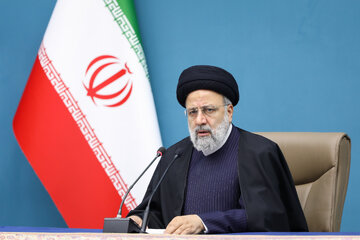 الرئيس الإيراني يقوم بجولة تتفدية في جامعة الإمام الحسين(ع) العسكرية