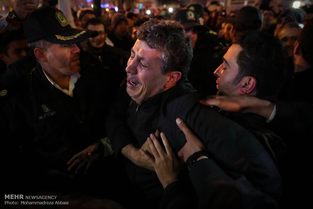۱۲ قاب ماندگار از سوگ آیت الله هاشمی رفسنجانی از اندوه نشسته بر چهره یاران قدیمی تا بدرقه دردناک «هاشمیِ پدر»