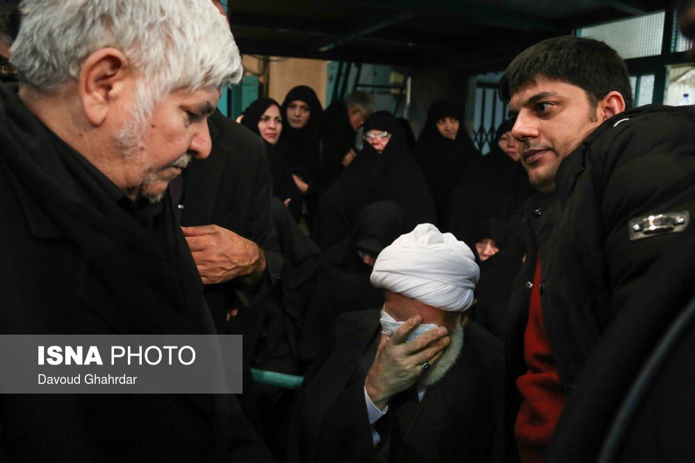 ۱۲ قاب ماندگار از سوگ آیت الله هاشمی رفسنجانی از اندوه نشسته بر چهره یاران قدیمی تا بدرقه دردناک «هاشمیِ پدر»