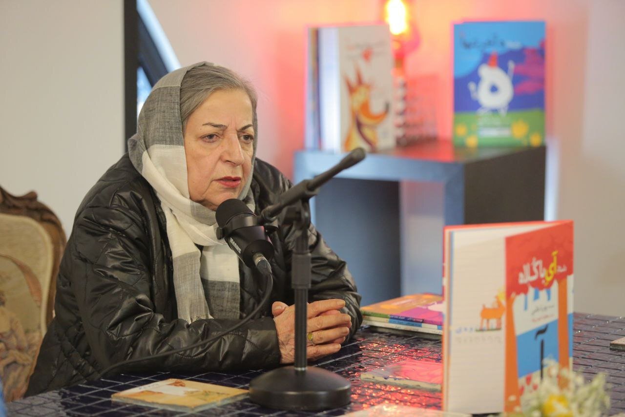 آی با کلاه در کتابفروشیها / پوریا عالمی با مجموعه کتابهای «تقدیم به زبان فارسی» به ادبیات کودک آمد 2