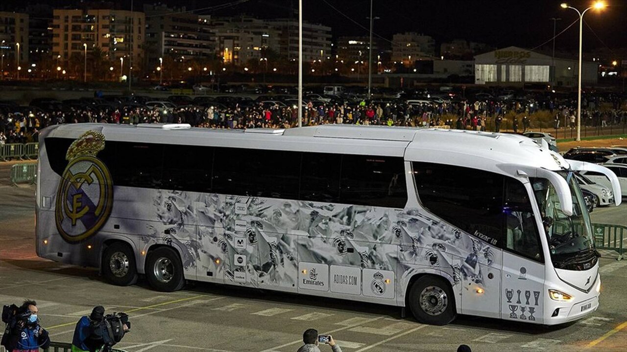 عکس| اتوبوس رئال مادرید تصادف کرد - خبرخوان تی شین