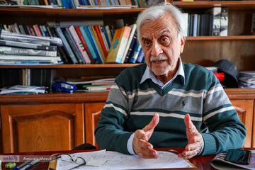 طعنه هاشمی طبا به مدافعان دولت رئیسی: در دولت روحانی، نگران سفره مردم بودید اما در دولت جدید از پوشیدن لنگ و دمپایی و روزه گرفتن حرف می زنید