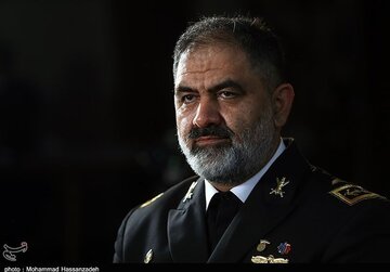 گلایه فرمانده ارشد ارتش از شناورهای خارجی: به درخواست کمک لنج ایرانی پاسخ ندادند