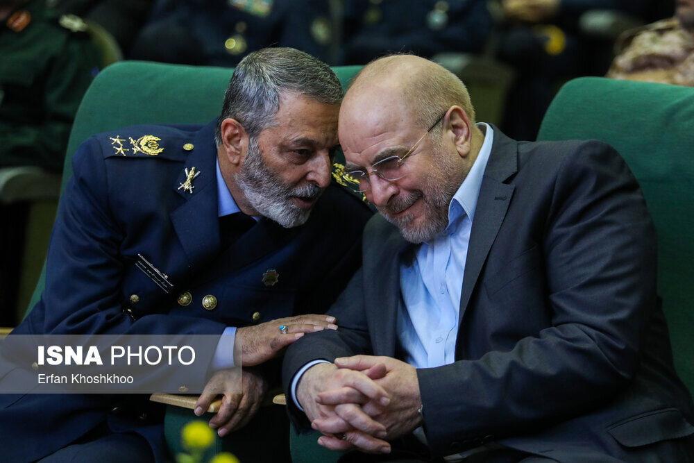 حرفهای درگوشی قالیباف با مقام بلندپایه نظامی +عکس