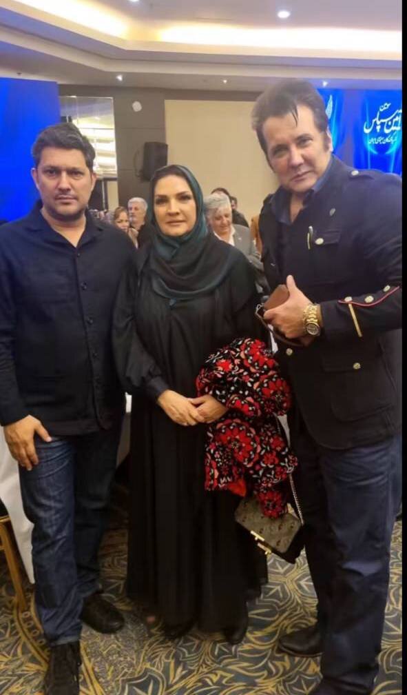 عکس | ژست عجیب حسام نواب صفوی در کنار حامد بهداد