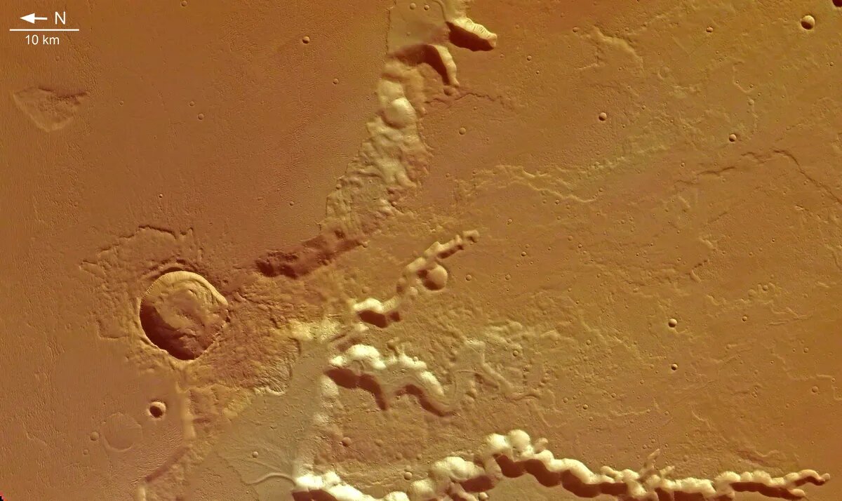 کشف ذخایر یخ با عمق ۴ کیلومتر در مریخ!/ عکس