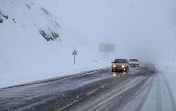 بارش برف و باران در جاده‌های ۱۸ استان/ هشدار پلیس به رانندگان