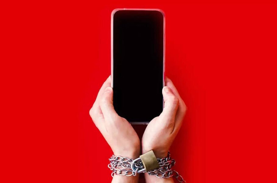 یک ماه از گوشی هوشمند استفاده نکنید، ۱۰ هزار دلار جایزه ببرید!